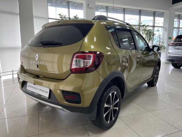 Renault Sandero II с пробегом 2017 года, цена 920 000 рублей, 102655 км, хэтчбек, Автокод Объявления