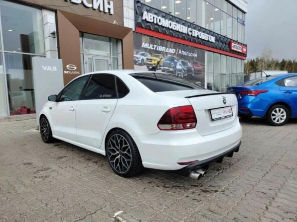 Volkswagen Polo V Рестайлинг с пробегом 2019 года, цена 991 400 рублей, 200000 км, седан, Автокод Объявления
