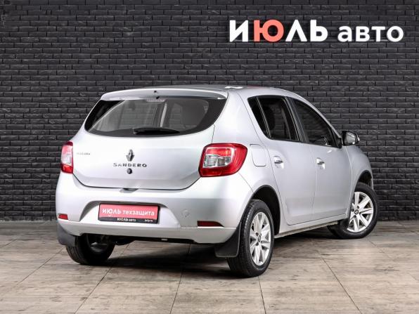 Renault Sandero II Рестайлинг с пробегом 2018 года, цена 990 000 рублей, 108830 км, хэтчбек, Автокод Объявления