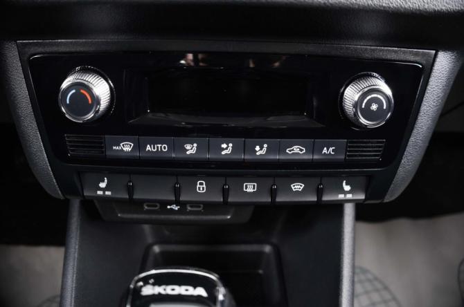 Skoda Rapid II с пробегом 2022 года, цена 2 009 000 рублей, 67626 км, лифтбек, Автокод Объявления