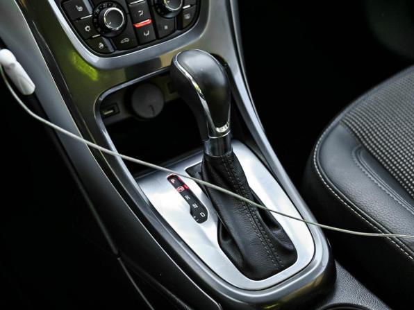 Opel Astra J Рестайлинг с пробегом 2012 года, цена 635 001 рубль, 162758 км, хэтчбек, Автокод Объявления