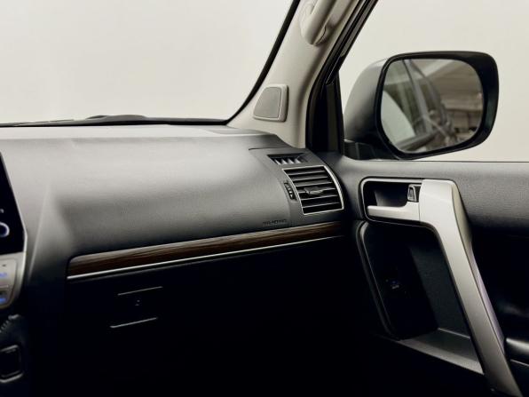 Toyota Land Cruiser Prado 150 Series Рестайлинг 3 с пробегом 2022 года, цена 7 680 000 рублей, 58752 км, внедорожник, Автокод Объявления