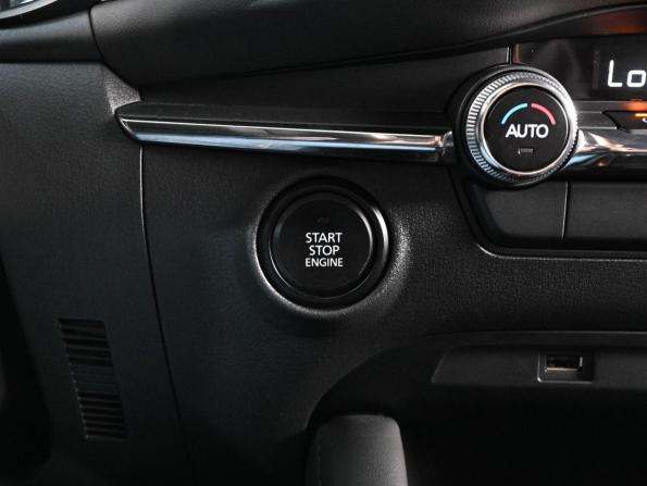 Mazda 3 IV (BP) с пробегом 2019 года, цена 2 755 000 рублей, 27996 км, хэтчбек, Автокод Объявления