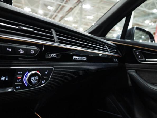 Audi Q7 II (4M) с пробегом 2018 года, цена 4 699 700 рублей, 143453 км, внедорожник, Автокод Объявления