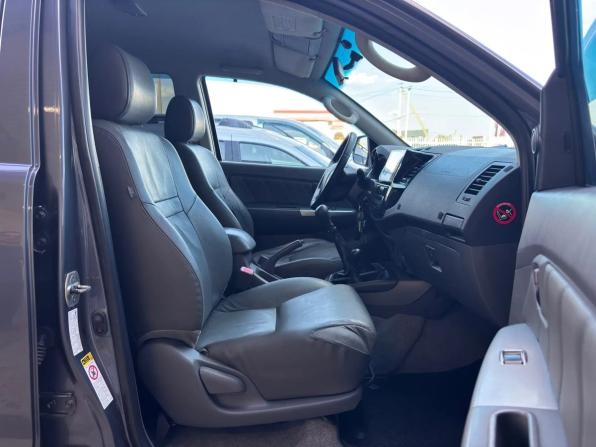 Toyota Hilux VII Рестайлинг с пробегом 2011 года, цена 1 999 500 рублей, 293541 км, пикап, Автокод Объявления