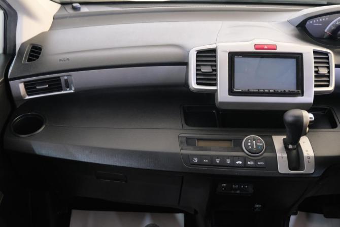 Honda Freed I Рестайлинг с пробегом 2013 года, цена 1 159 000 рублей, 160000 км, компактвэн, Автокод Объявления
