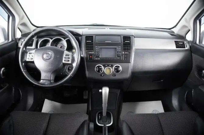 Nissan Tiida I Рестайлинг с пробегом 2013 года, цена 699 000 рублей, 285456 км, хэтчбек, Автокод Объявления