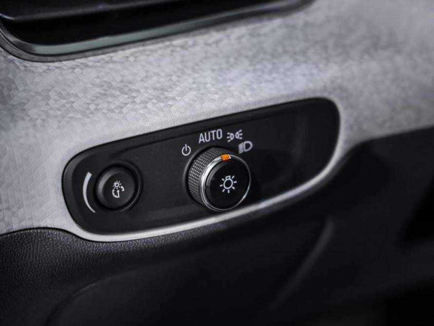 Chevrolet Bolt I Санкт-Петербург  - изображение 19