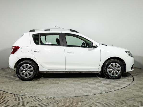 Renault Sandero II с пробегом 2015 года, цена 499 585 рублей, 278075 км, хэтчбек, Автокод Объявления