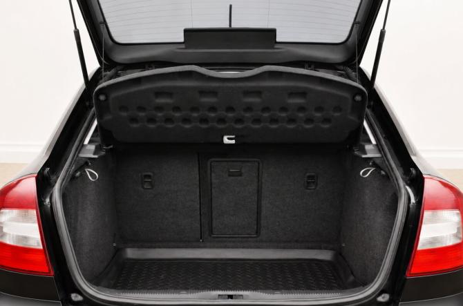 Skoda Octavia II (A5) Рестайлинг с пробегом 2012 года, цена 820 000 рублей, 239506 км, лифтбек, Автокод Объявления