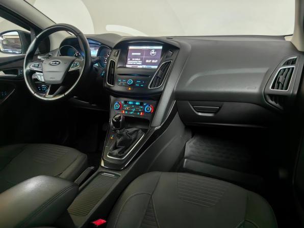 Ford Focus III Рестайлинг с пробегом 2015 года, цена 1 048 000 рублей, 61000 км, универсал, Автокод Объявления