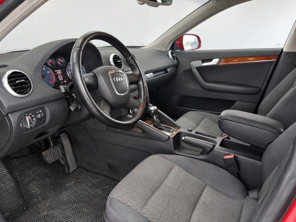 Audi A3 II (8P) Рестайлинг 2 с пробегом 2010 года, цена 949 000 рублей, 180264 км, хэтчбек, Автокод Объявления