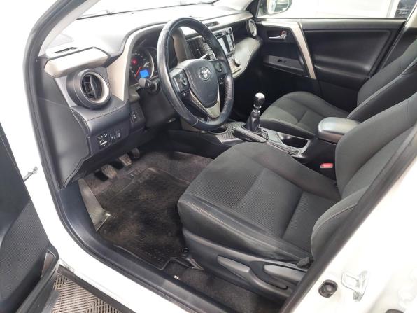 Toyota RAV4 IV (XA40) с пробегом 2015 года, цена 2 045 000 рублей, 118000 км, внедорожник, Автокод Объявления