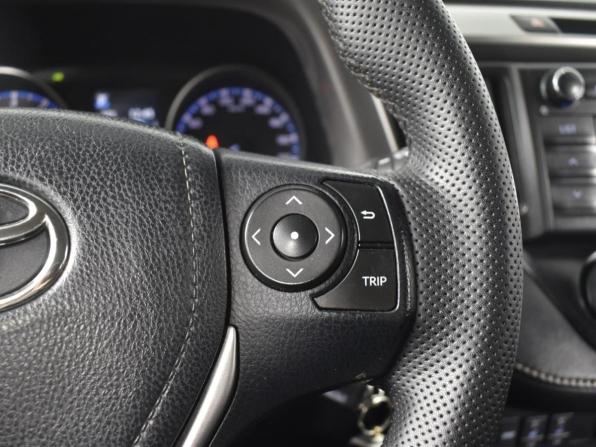 Toyota RAV4 IV (XA40) Рестайлинг с пробегом 2017 года, цена 1 784 900 рублей, 267738 км, внедорожник, Автокод Объявления
