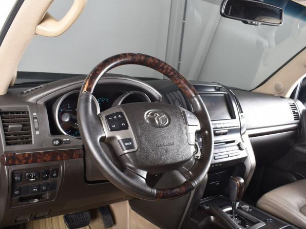 Toyota Land Cruiser 200 Series с пробегом 2010 года, цена 2 949 999 рублей, 263102 км, внедорожник, Автокод Объявления