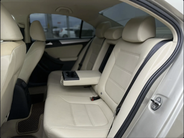 Volkswagen Jetta VI с пробегом 2013 года, цена 990 000 рублей, 298715 км, седан, Автокод Объявления