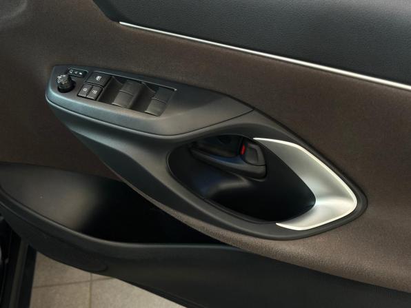 Toyota Yaris Cross с пробегом 2020 года, цена 2 090 000 рублей, 25043 км, внедорожник, Автокод Объявления