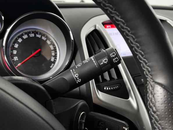 Opel Astra J Рестайлинг с пробегом 2014 года, цена 999 900 рублей, 150713 км, хэтчбек, Автокод Объявления