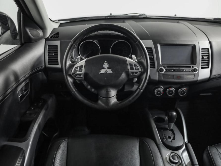 Mitsubishi Outlander II Рестайлинг Санкт-Петербург  - изображение 11
