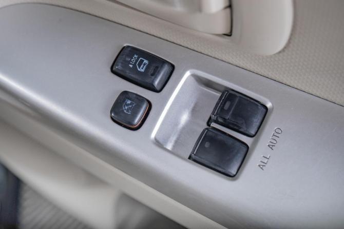 Toyota Porte I с пробегом 2010 года, цена 779 000 рублей, 142100 км, компактвэн, Автокод Объявления