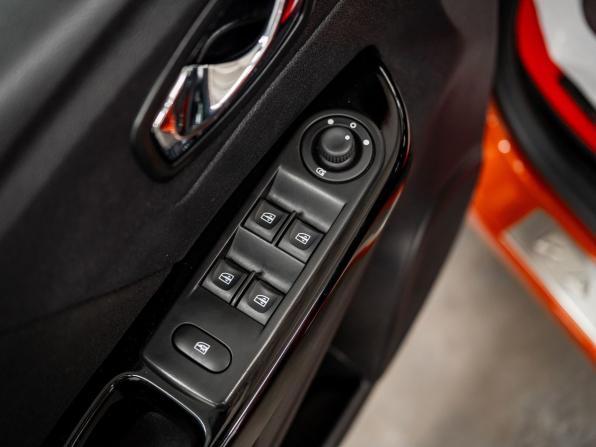Renault Kaptur I с пробегом 2017 года, цена 1 387 000 рублей, 34022 км, внедорожник, Автокод Объявления