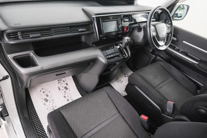 Honda Stepwgn V с пробегом 2015 года, цена 2 049 000 рублей, 93927 км, минивэн, Автокод Объявления