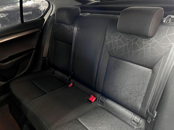 Skoda Octavia III (A7) Рестайлинг с пробегом 2018 года, цена 1 495 000 рублей, 176930 км, лифтбек, Автокод Объявления