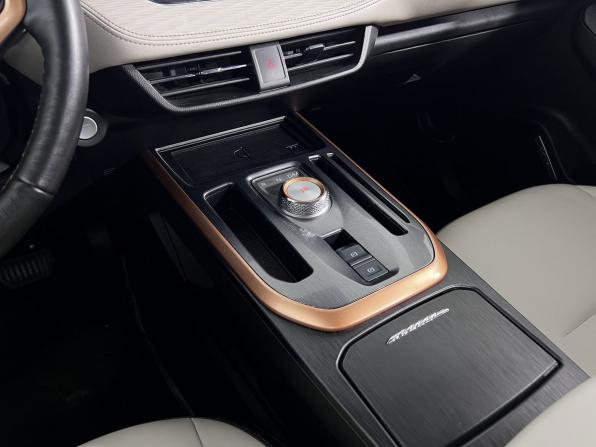 Haval Jolion I с пробегом 2022 года, цена 1 870 000 рублей, 83000 км, внедорожник, Автокод Объявления