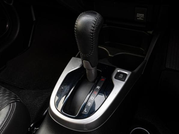 Honda Fit III с пробегом 2016 года, цена 1 090 000 рублей, 121202 км, хэтчбек, Автокод Объявления