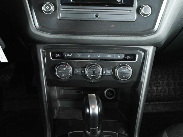 Volkswagen Tiguan II с пробегом 2017 года, цена 2 030 000 рублей, 184208 км, внедорожник, Автокод Объявления