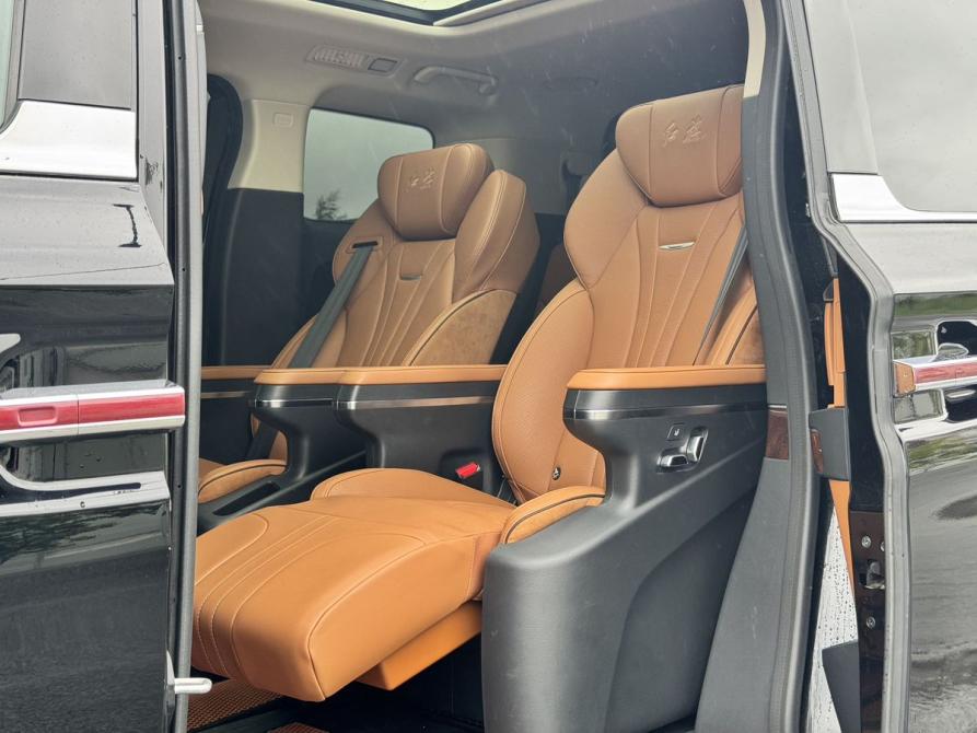 Hongqi HQ9 Санкт-Петербург  - изображение 32