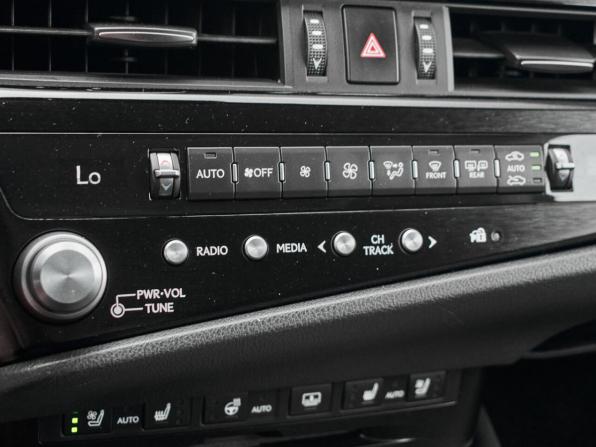 Lexus ES VII с пробегом 2021 года, цена 3 790 000 рублей, 68951 км, седан, Автокод Объявления