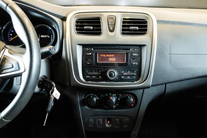 Renault Logan II Рестайлинг с пробегом 2019 года, цена 750 000 рублей, 106327 км, седан, Автокод Объявления