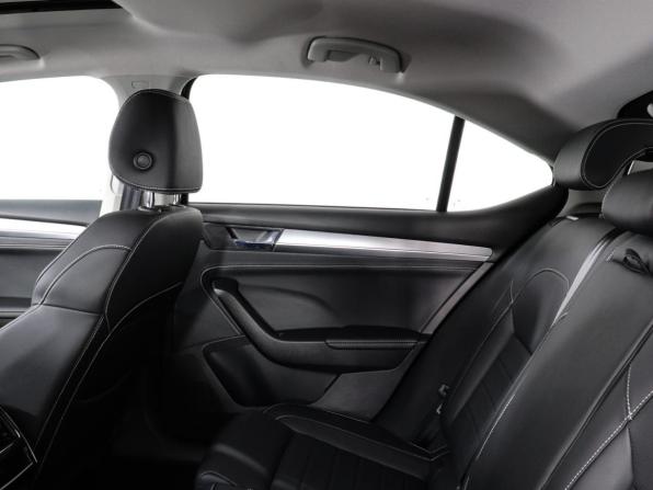 Skoda Superb III Рестайлинг с пробегом 2025 года, цена 3 297 000 рублей, 5000 км, лифтбек, Автокод Объявления