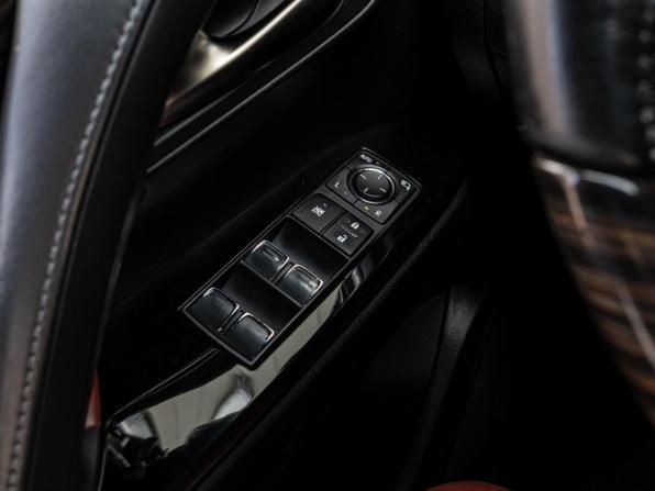 Lexus LX III Рестайлинг 2 с пробегом 2017 года, цена 7 040 000 рублей, 141816 км, внедорожник, Автокод Объявления