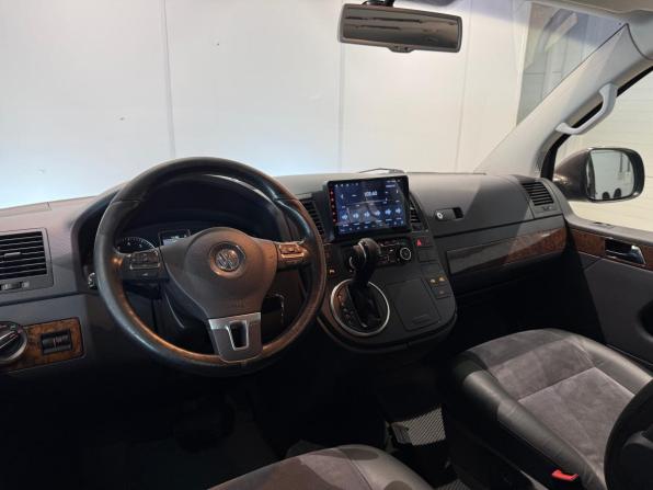 Volkswagen Multivan T5 Рестайлинг с пробегом 2012 года, цена 2 435 000 рублей, 199000 км, минивэн, Автокод Объявления