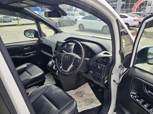 Toyota Esquire I Рестайлинг с пробегом 2018 года, цена 2 199 995 рублей, 106214 км, минивэн, Автокод Объявления