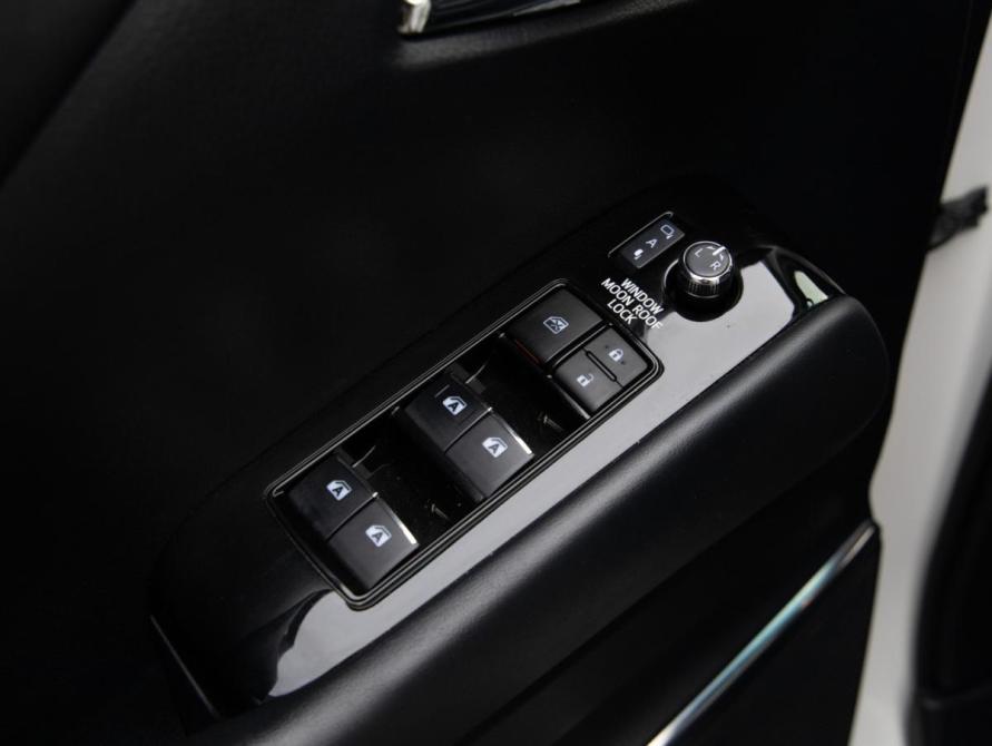 Toyota Alphard III Рестайлинг Санкт-Петербург  - изображение 26