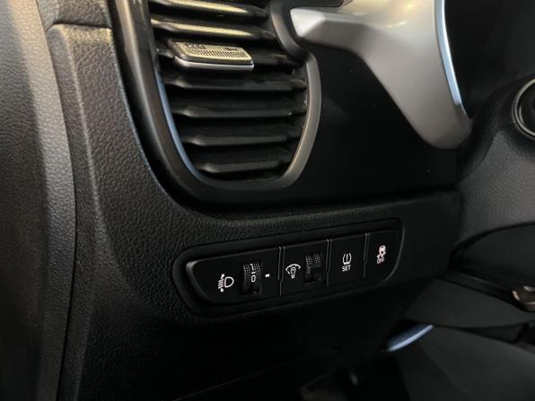 Kia Rio IV Рестайлинг с пробегом 2021 года, цена 1 800 000 рублей, 118957 км, хэтчбек, Автокод Объявления