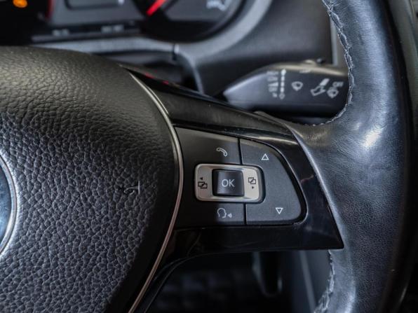 Volkswagen Polo V Рестайлинг с пробегом 2016 года, цена 1 290 000 рублей, 129224 км, седан, Автокод Объявления