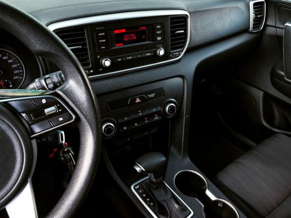 Kia Sportage IV Рестайлинг с пробегом 2018 года, цена 2 029 000 рублей, 135809 км, внедорожник, Автокод Объявления