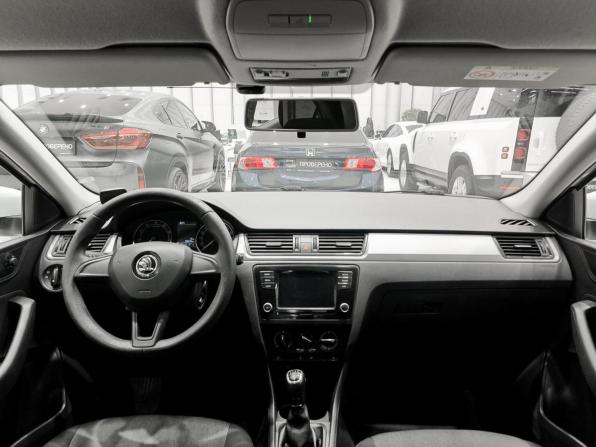 Skoda Rapid I с пробегом 2017 года, цена 1 050 000 рублей, 108000 км, лифтбек, Автокод Объявления