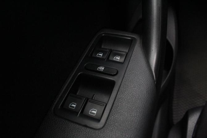 Volkswagen Polo V Рестайлинг с пробегом 2017 года, цена 1 120 000 рублей, 185964 км, седан, Автокод Объявления