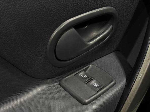 Renault Logan II Рестайлинг с пробегом 2021 года, цена 1 299 000 рублей, 32542 км, седан, Автокод Объявления