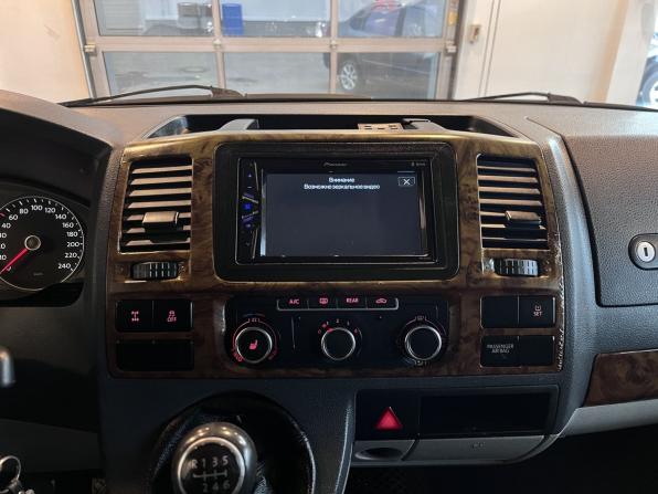 Volkswagen Caravelle T5 Рестайлинг с пробегом 2012 года, цена 2 180 000 рублей, 385217 км, минивэн, Автокод Объявления