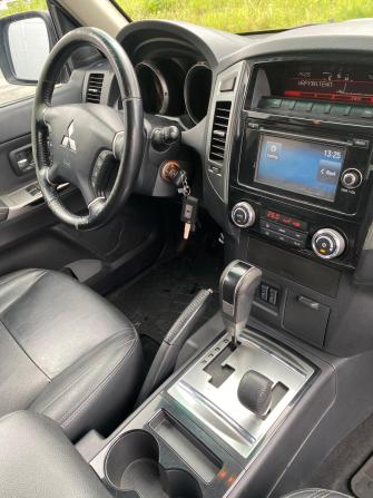 Mitsubishi Pajero IV Рестайлинг 2 с пробегом 2015 года, цена 2 474 000 рублей, 200503 км, внедорожник, Автокод Объявления