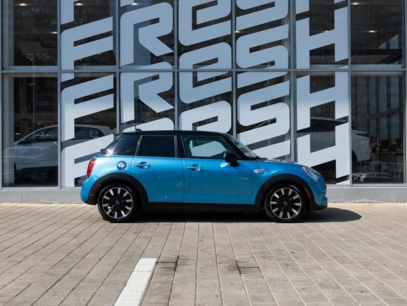 Mini Hatch III (F55/F56) с пробегом 2017 года, цена 1 960 000 рублей, 160231 км, хэтчбек, Автокод Объявления