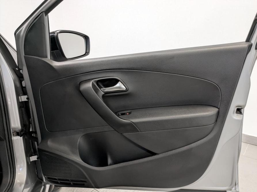 Volkswagen Polo V Рестайлинг Санкт-Петербург  - изображение 24