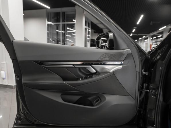 BMW 5 серии VIII (G60/G61/G68) с пробегом 2024 года, цена 8 950 000 рублей, 17793 км, седан, Автокод Объявления