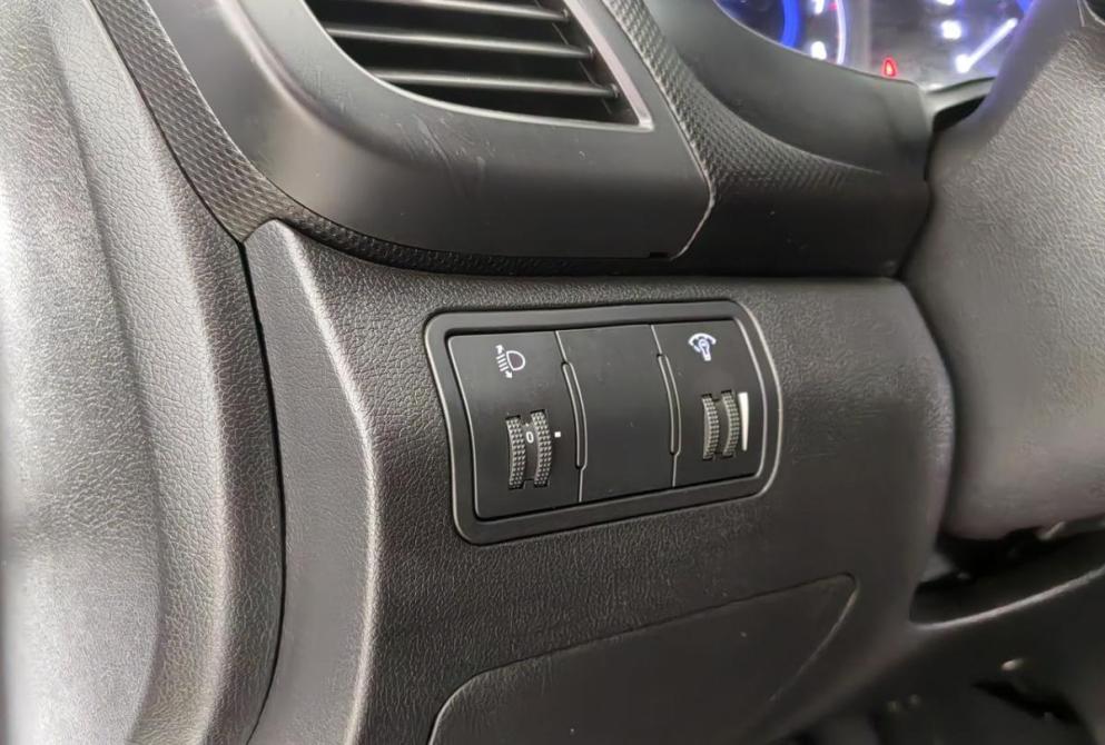 Hyundai Solaris I Волгоград  - изображение 19